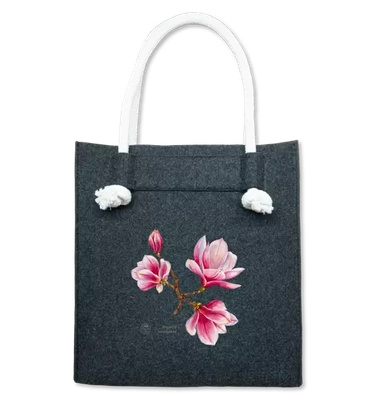 Saucer magnolia intermediate — premium felt bag