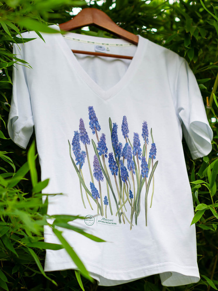 Armenian grape hyacinth — premium  t-shirt