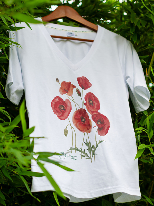 Common poppies — premium  t-shirt
