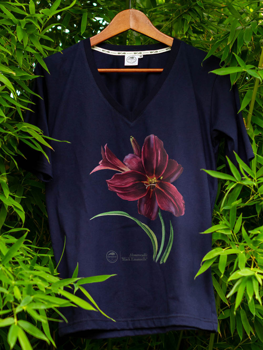 Black Emanuelle daylilies — premium t-shirt