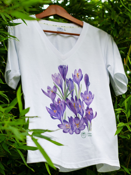 Spring crocus — premium  t-shirt