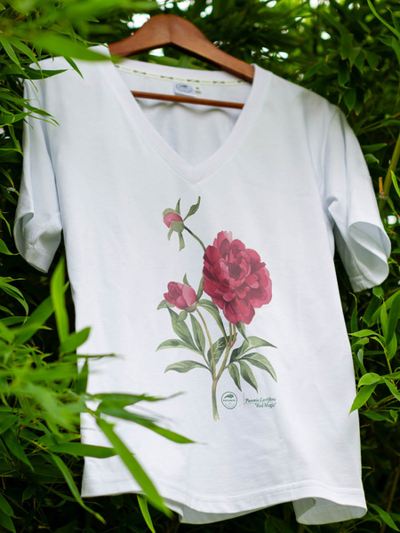 Chinese peony 'Red Magic' — premium  t-shirt