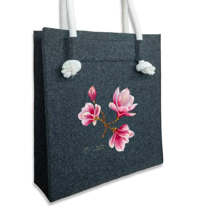 Saucer magnolia intermediate — premium felt bag