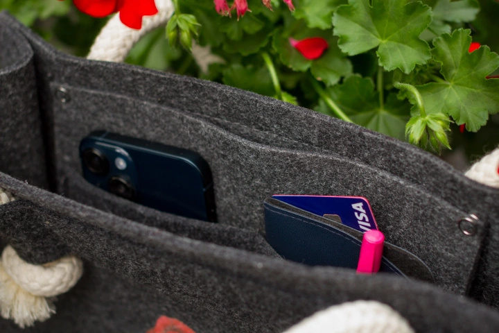 Rhododendron 'Fireball' — premium felt bag