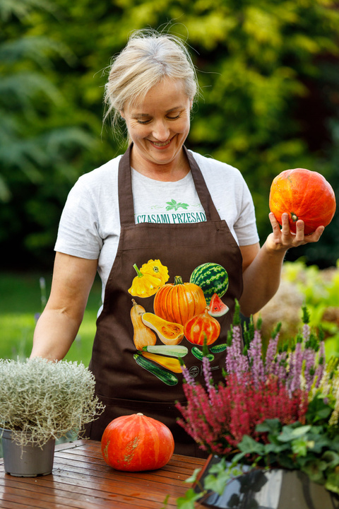 Garden nasturtiums — apron with pockets